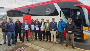 AUTORIDADES Y BUSES JAC OFICIALIZAN NUEVO SERVICIO DE TRANSPORTE DE PASAJEROS EN LA SEGUNDA FAJA DE VILLARRICA